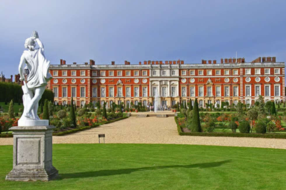Windsor Castle Hampton Court Palace Private Tour With Pass