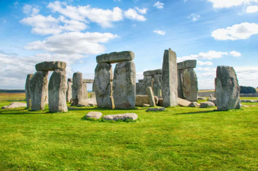 Windsor Oxford And Stonehenge Day Tour From London