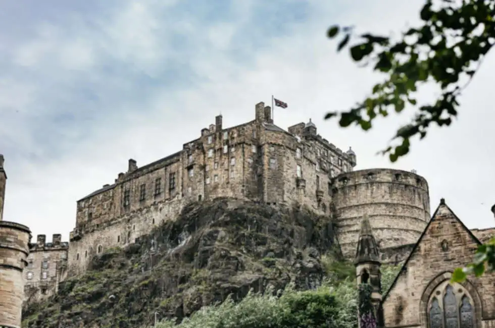 Edinburgh Castle Highlights Tour With Fast Track Entry